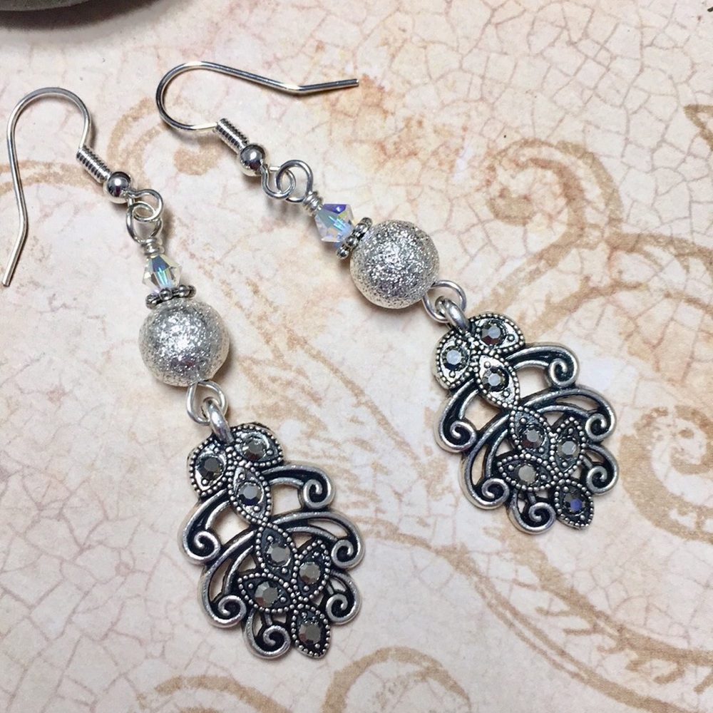 Black rhinestone & silver stardust long earrings - Picture 1 of 8